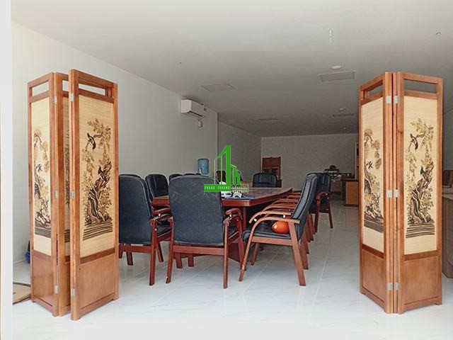binh phong go ngan phong lam viec
