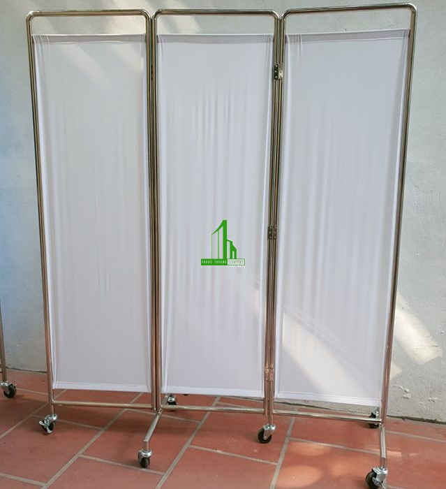 binh phong y te khung inox 3 canh co banh xe