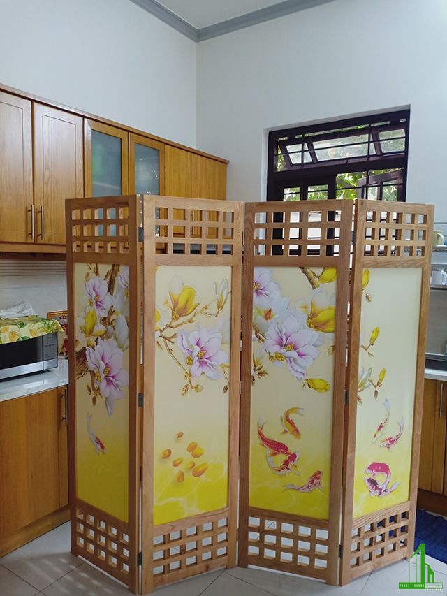 bình phong gỗ ngăn bếp