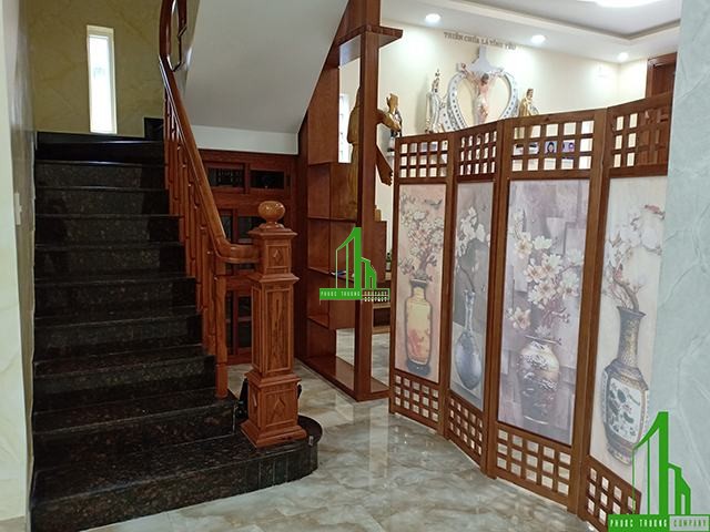 buc binh phong go cho khach san resort homestay