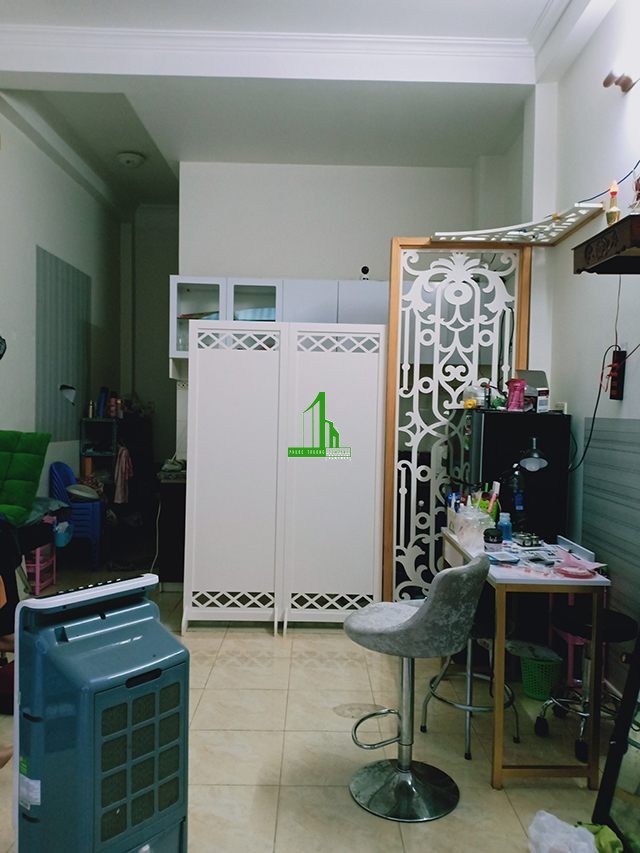 Bức bình phong bằng nhựa