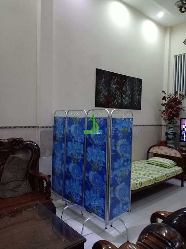binh phong khung nhom gia re phong khach