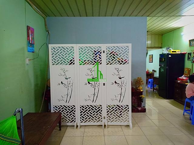 Vách bình phong nhựa che bàn thờ